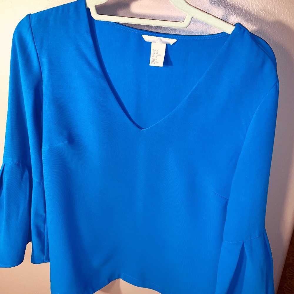 Gorgeous blue H&M blouse